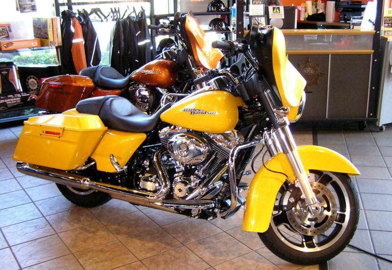 USED 2013 Harley-Davidson FLHX Street Glide, Chrome Yellow Pearl - 603271