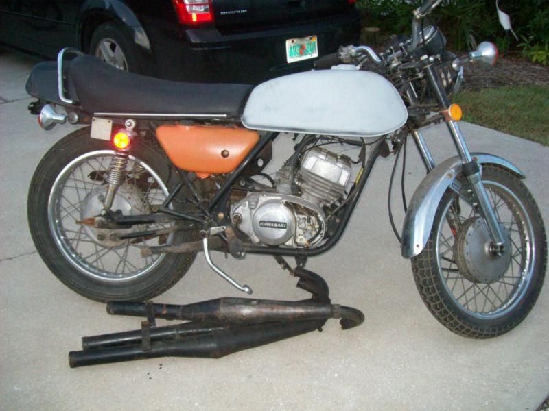 1972 KAWASAKI S1 PARTS OR RESTORE AS SEEN IN PICTURES 250 CC